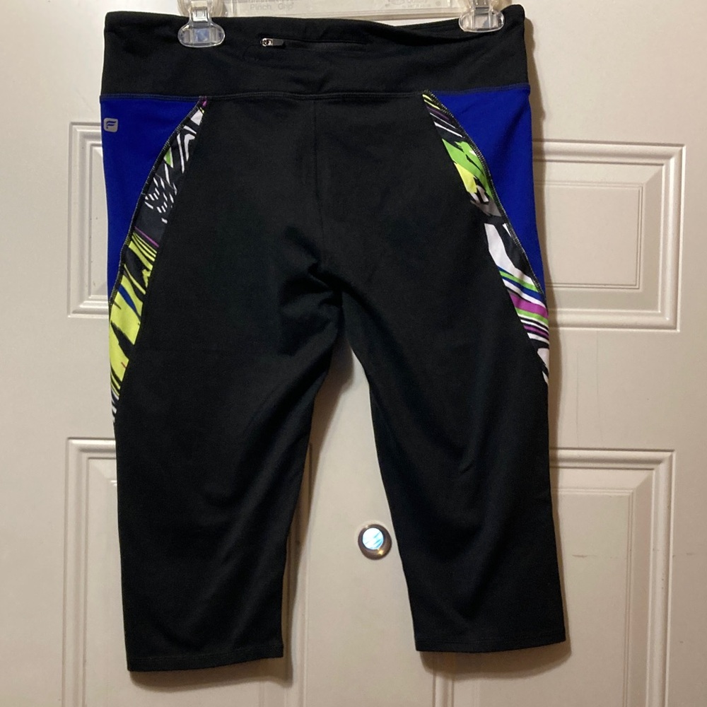 Fabletics Black and Blue Athletic Capris‎ L